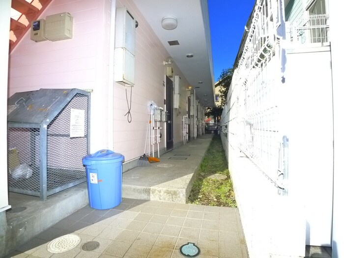 物件外観写真5　(エントランス部分)