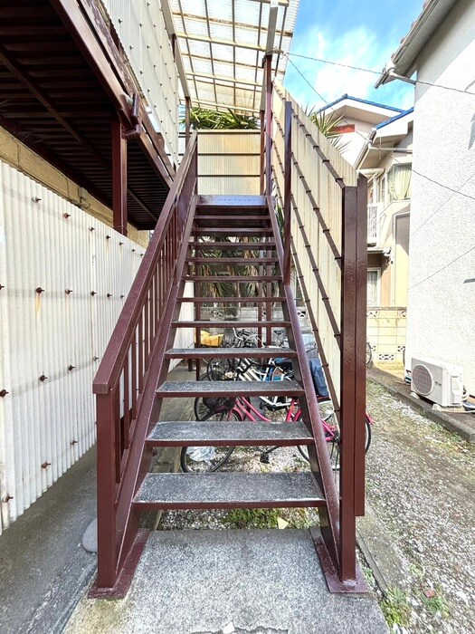 物件外観写真2　(エントランス部分)