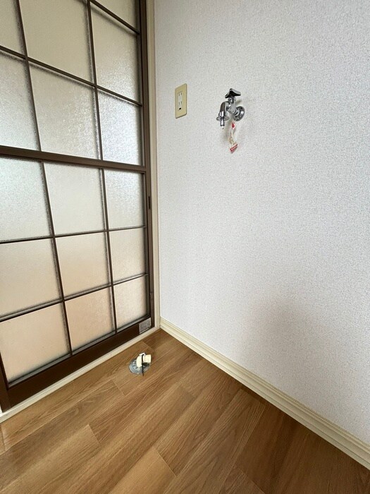 物件内観写真15　(洗濯機置場)