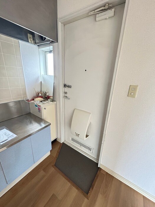 物件内観写真17　(玄関)