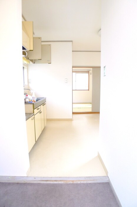 物件内観写真8　(玄関)