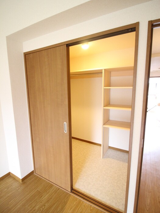 物件内観写真13　(収納)