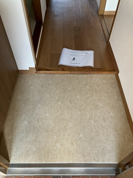 物件内観写真14　(玄関)