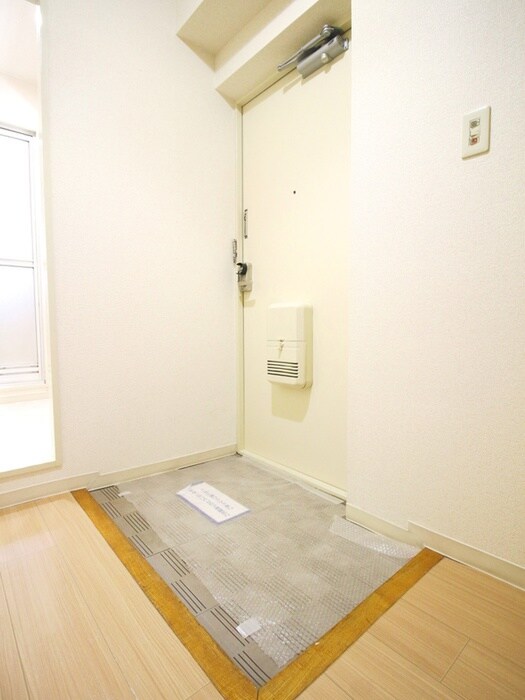 物件内観写真18　(玄関)