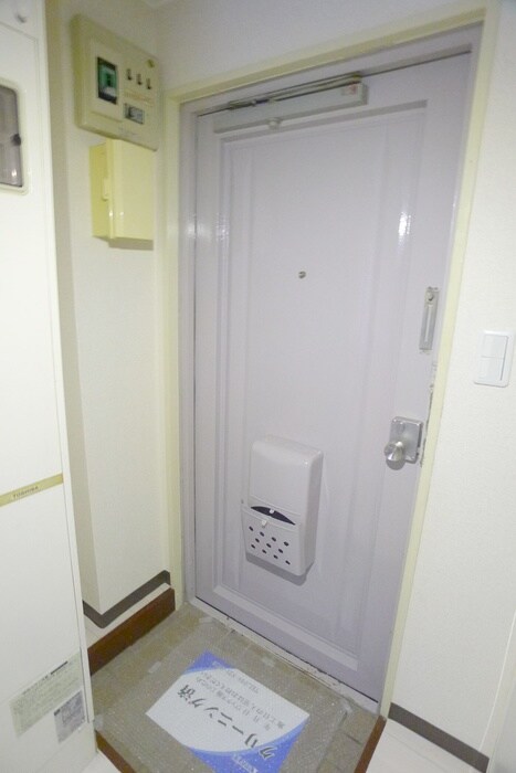 物件内観写真7　(玄関)
