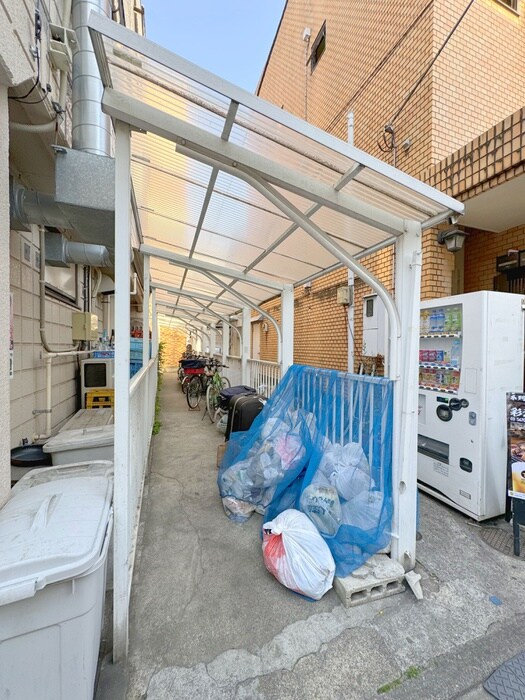 物件外観写真5　(駐輪場)