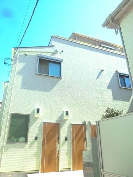 アイエ和泉外観写真
