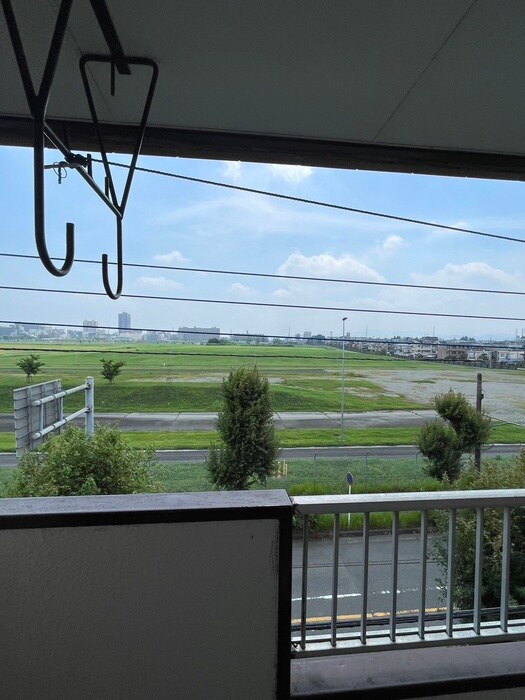 物件内観写真13　(室内からの展望)