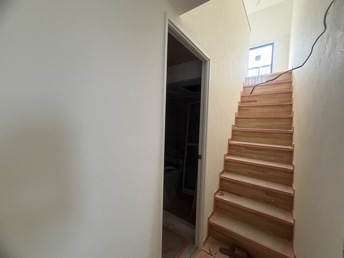 物件内観写真12　(廊下)