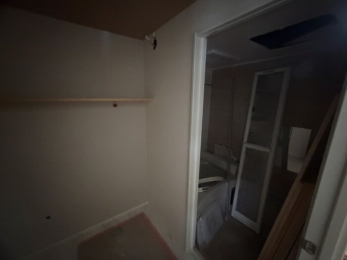 物件内観写真13　(洗濯機置場)