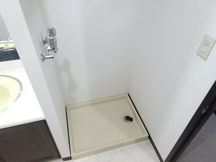 物件内観写真14　(洗濯機置場)