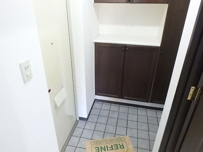 物件内観写真17　(玄関)