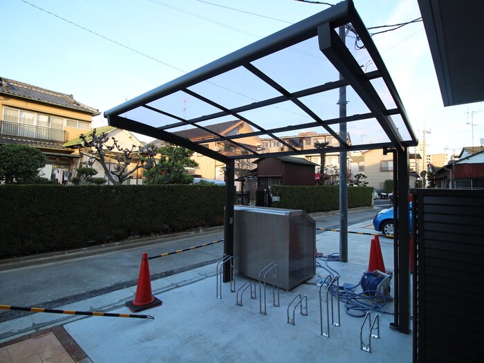 物件外観写真5　(駐輪場)