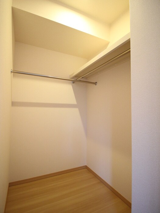 物件内観写真18　(収納)
