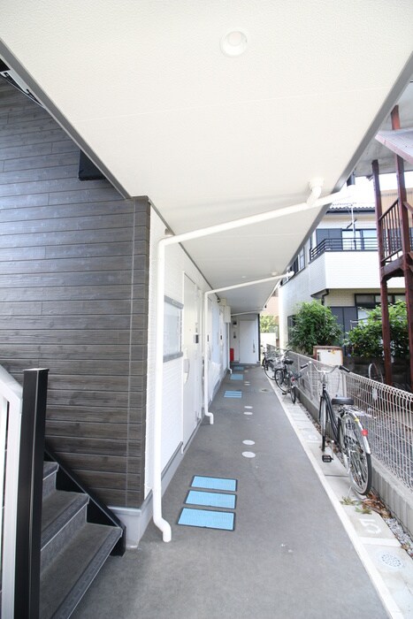 物件外観写真5　(エントランス部分)