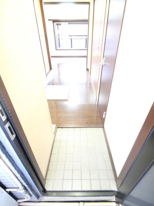 物件内観写真17　(玄関)