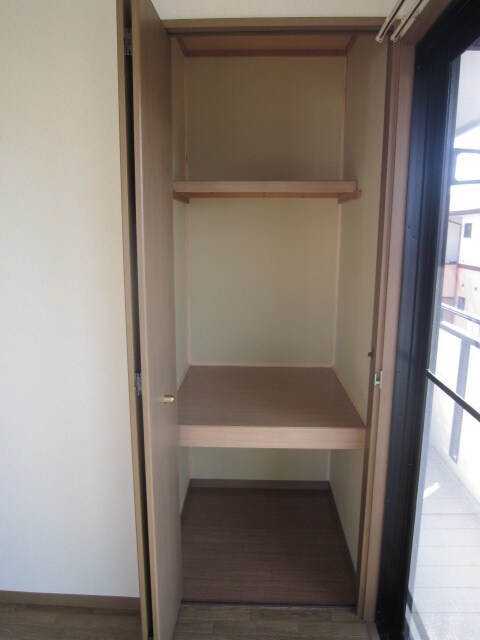 物件内観写真5　(収納)