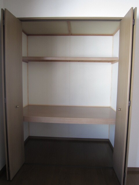 物件内観写真12　(収納)