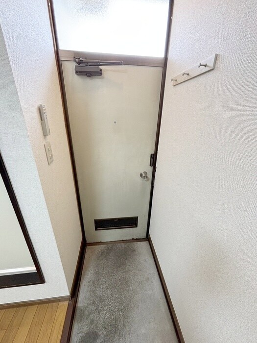 物件内観写真16　(玄関)