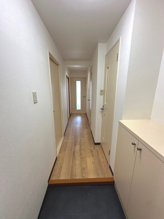 物件内観写真18　(廊下)