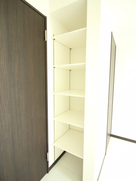 物件内観写真18　(収納)