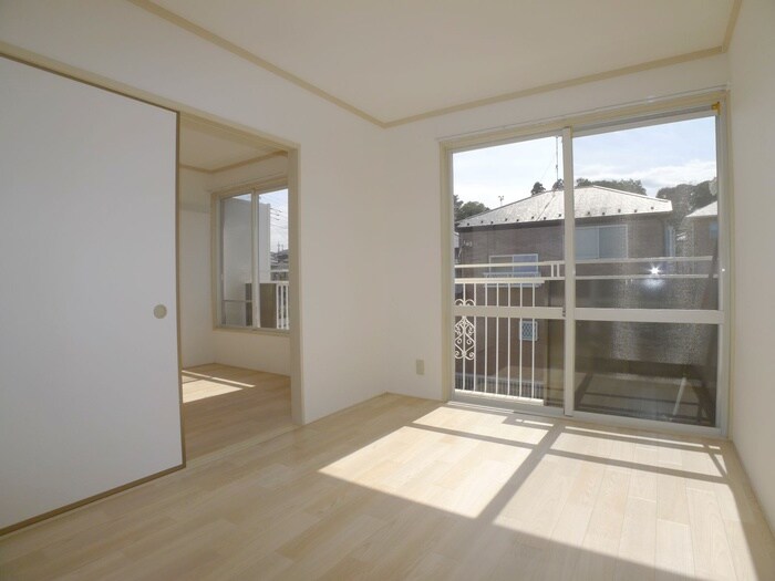 物件内観写真9　(室内からの展望)