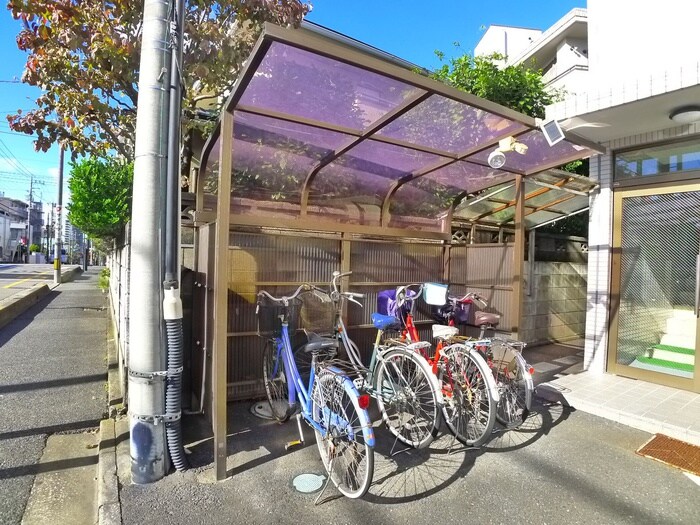 物件外観写真2　(駐輪場)