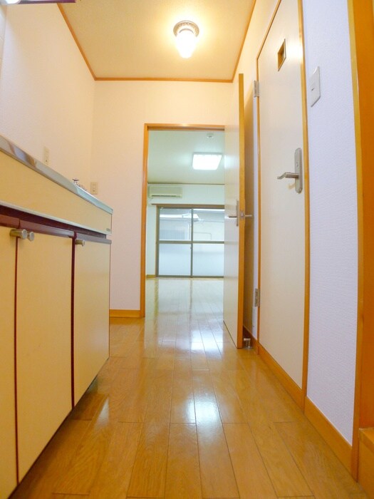 物件内観写真19　(廊下)