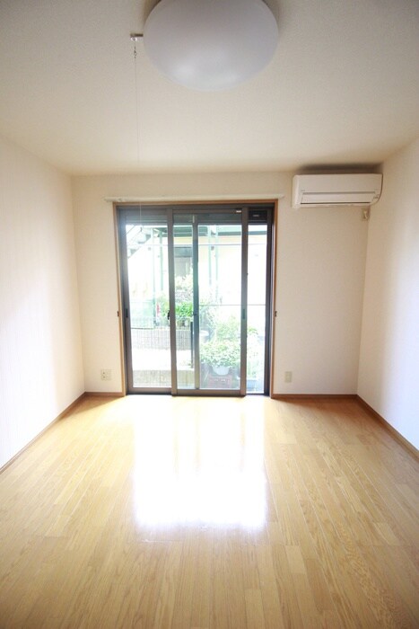 物件内観写真5　(居室)