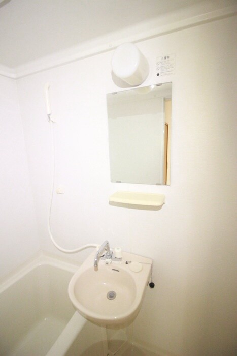 物件内観写真9　(洗面)