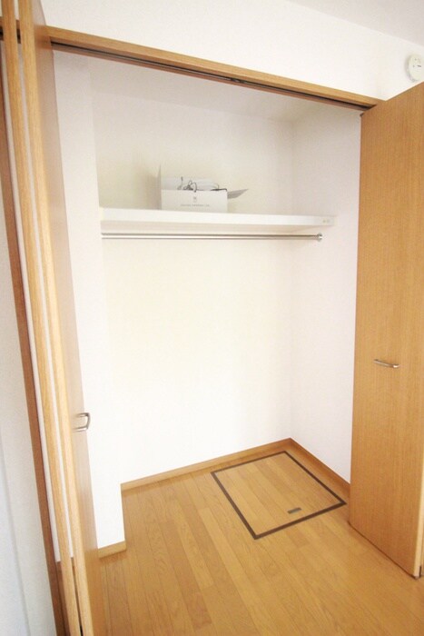 物件内観写真10　(収納)