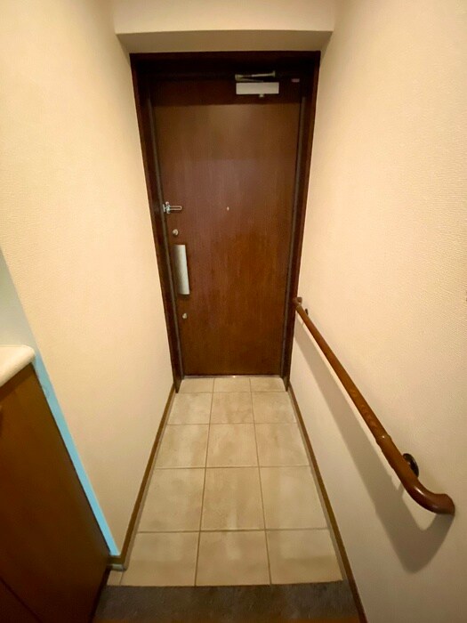 物件内観写真9　(玄関)