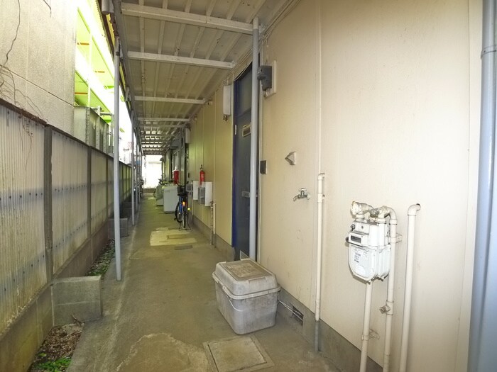 物件外観写真6　(エントランス部分)