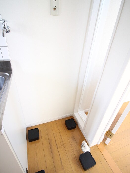 物件内観写真14　(洗濯機置場)