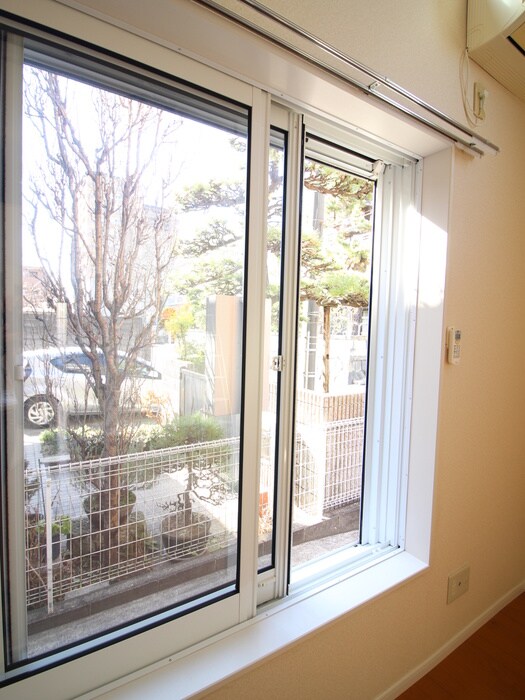 物件内観写真17　(室内からの展望)