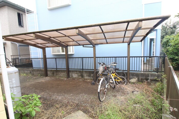 物件外観写真3　(駐輪場)