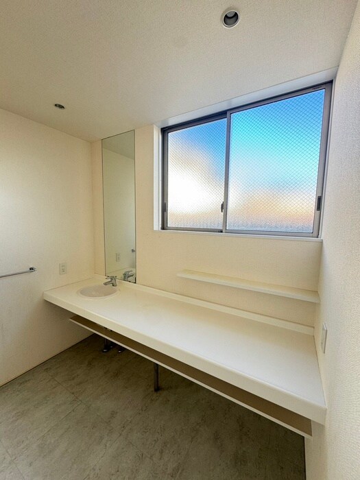 物件内観写真9　(洗面)