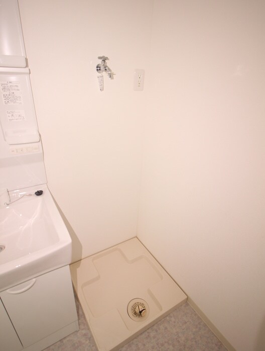 物件内観写真15　(洗濯機置場)