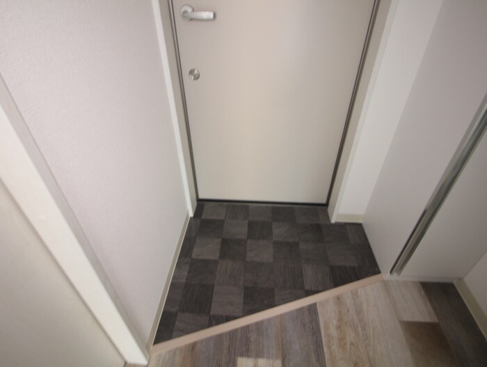 物件内観写真17　(玄関)