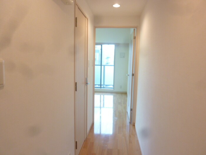 物件内観写真7　(玄関)