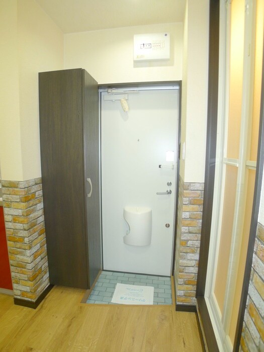 物件内観写真16　(玄関)