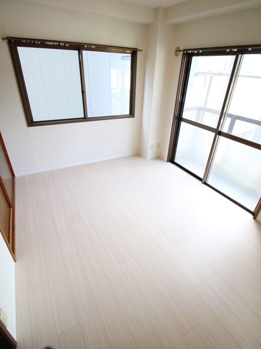 ハイツエムエムの居室