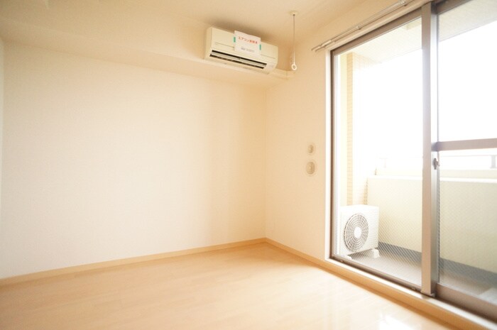 物件内観写真10　(居室)