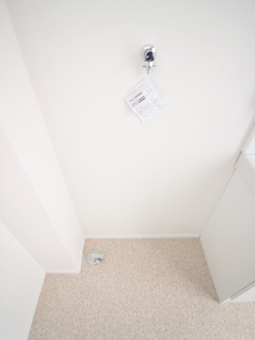 物件内観写真14　(洗濯機置場)