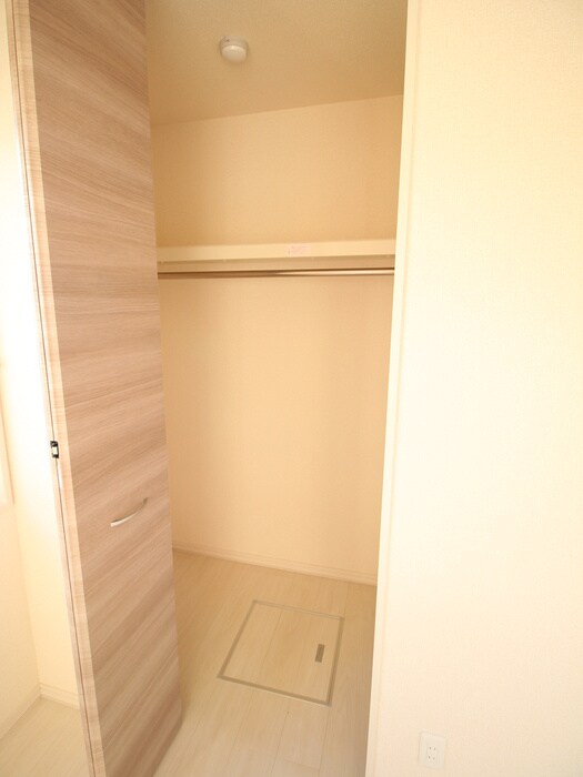 物件内観写真10　(収納)