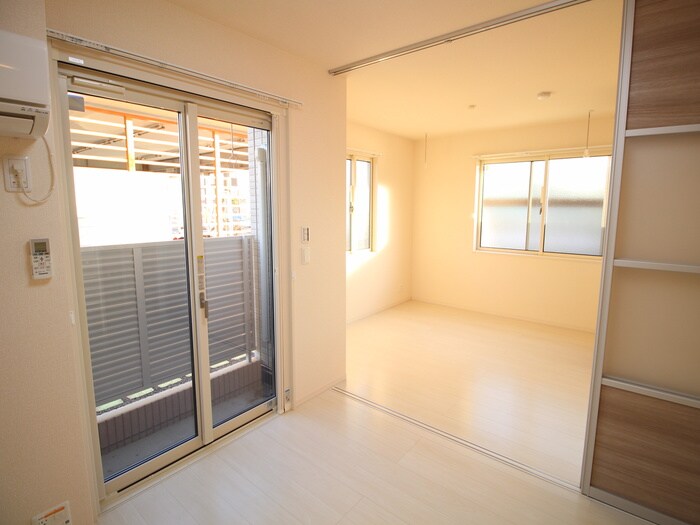 物件内観写真11　(居室)