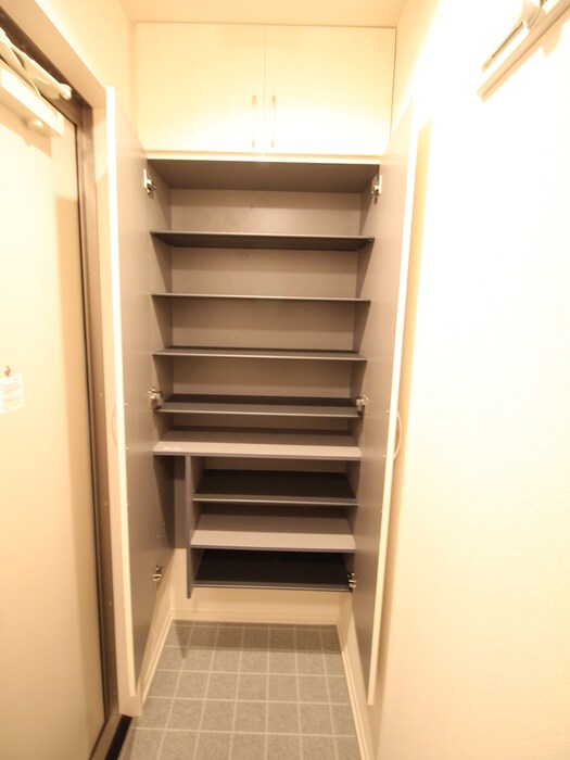 物件内観写真15　(靴箱)