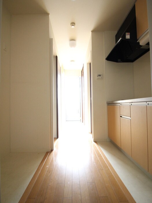 物件内観写真14　(廊下)
