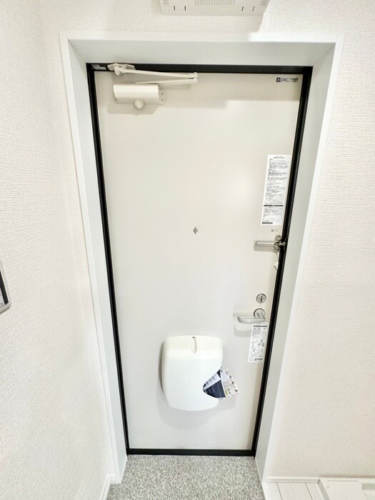 物件内観写真18　(玄関)