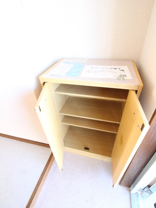 物件内観写真8　(靴箱)